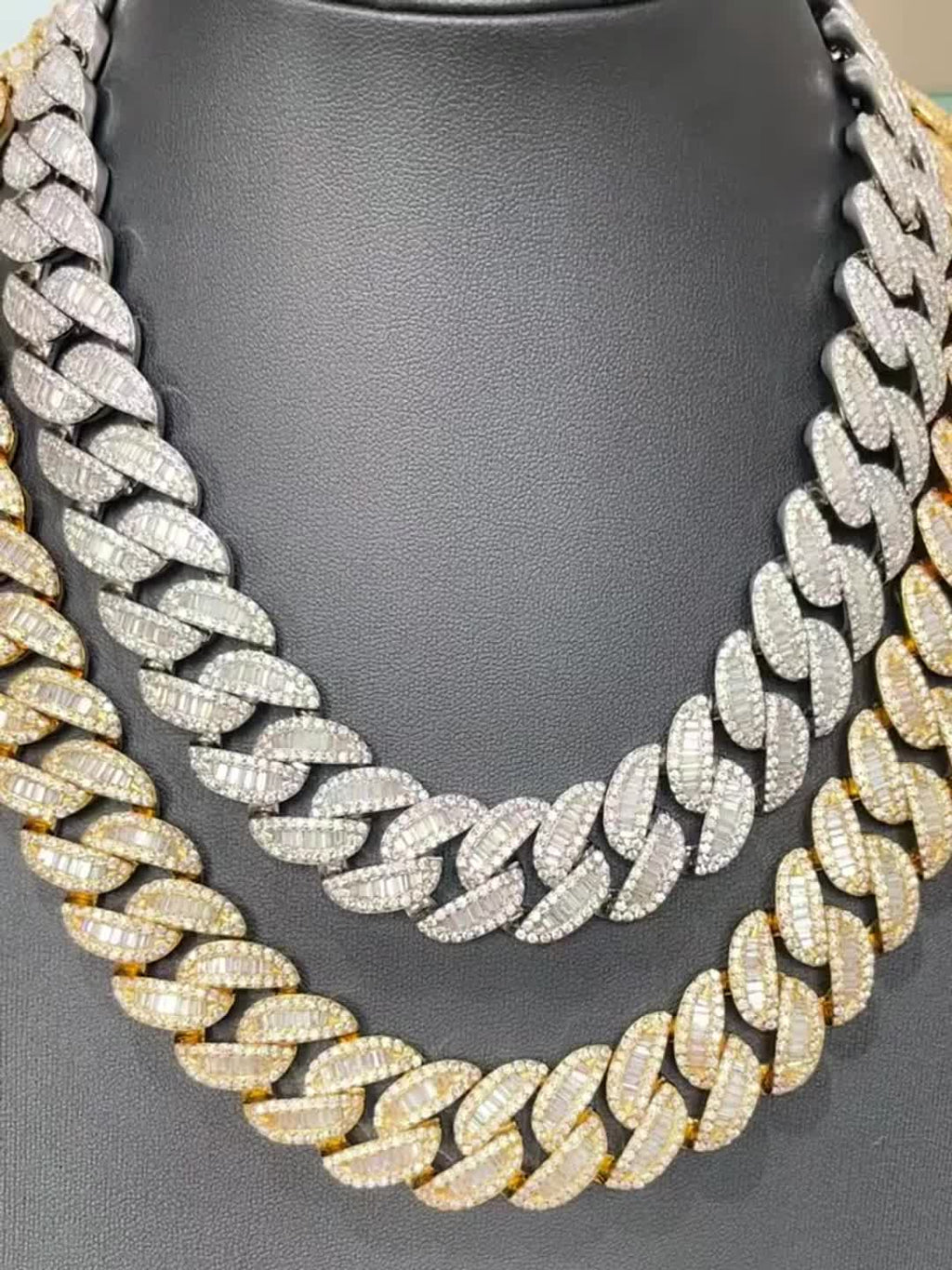 A Luxury High Quality Hip Hop Men's Necklace Miami Cuban Chain 20mm Cuban Chain VVS Baguette Iced Moissanite Cuban Chain Perfect for Weddings Holidays Anniversaries, Christmas Halloween Carnival Best Gifts for Friends