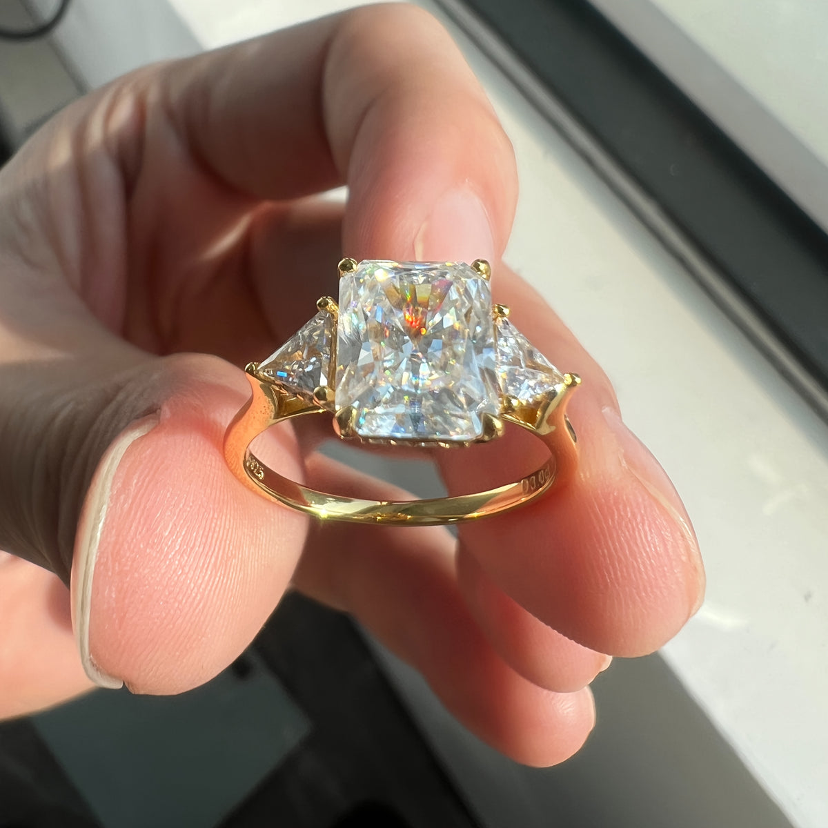 Moissanite Engagement Ring - 3 Carat Single Stone, 925 Silver Inlaid with Synthetic December Birthstone, Suitable for Christmas, Wedding, Banquet, Festival, Holiday Style, Plated Jewelry Suitable for Anniversary, Christmas, Mother's Day Gift