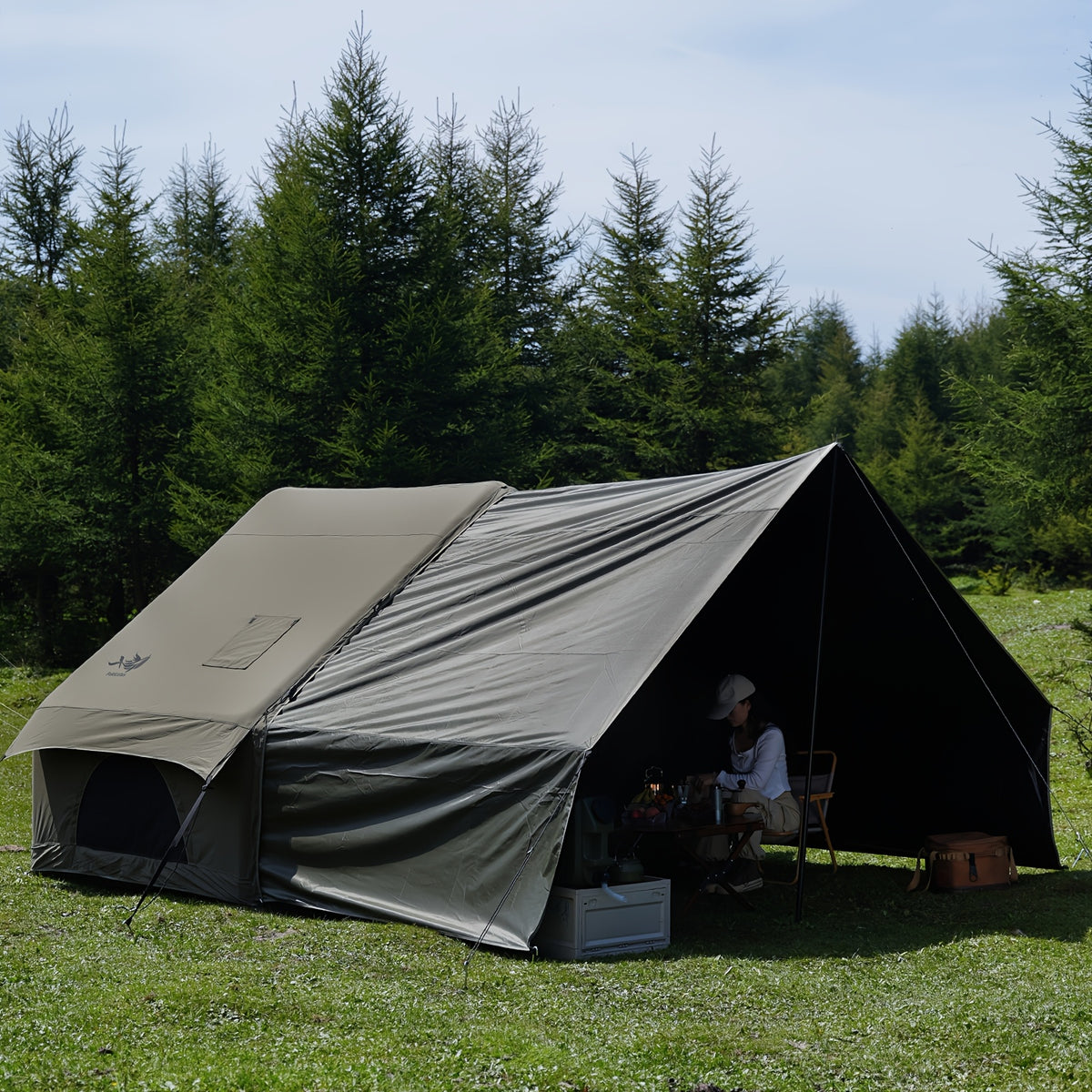 PAKICETUS Inflatable Tailgate Tent, Summer Camper Van Rear Awning with Breathable Mesh Design, Quick Airflow High Quality Inflatable Camping Tent, Universal SUV Hatchback Truck Tailgate Awning, Suitable for Outdoor Off-Road Road Trips and Summer