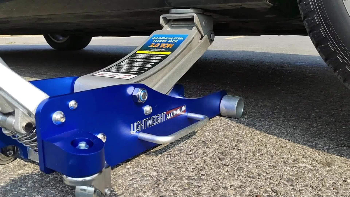Hydraulic Low-Profile Racing Floor Jack Made of Aluminum And Steel, Featuring a Dual Piston Quick Lift Pump, Available in 1.5 Ton, 2.5 Ton, And 3 Ton Capacities