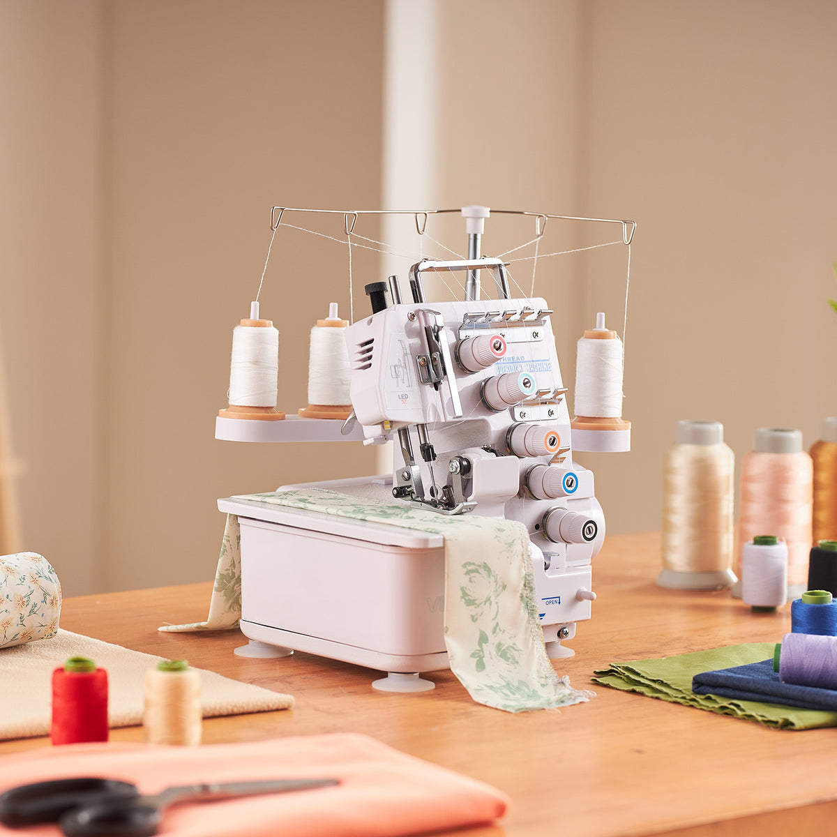 VEVOR Serger Overlock Sewing Machine, 1250 Stitches Per Minute, 2-3-5 Thread Capability, with LED Light and Strong Suction Feet, Heavy-Duty Metal Frame Sewing Machine for Various Fabrics, White