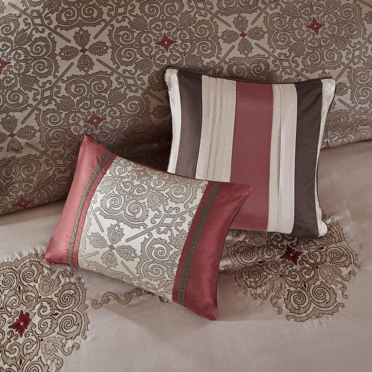 Luxury 24-Piece Satin Jacquard Comforter Set – All-Season Complete Bedding Ensemble, Sheets, decorative pillows and Curtains, Valance, Bed in a Bag, Queen, King, CalKing