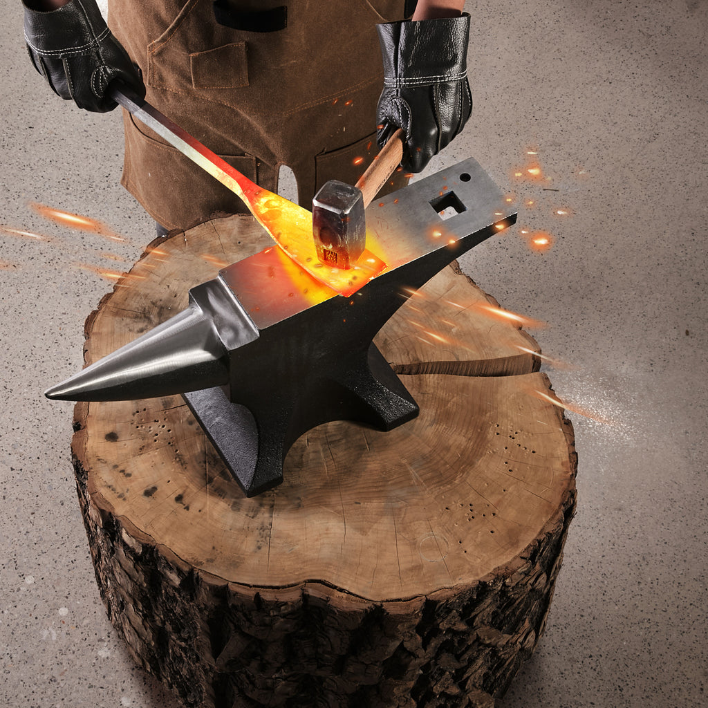 VEVOR Single Horn Anvil, 110lbs Cast Steel Anvil, High Hardness Rugged Round Horn Anvil for Blacksmiths, with Large Countertop and Stable Base, Metal Working Tool for Metal Bending, Shaping, Twisting