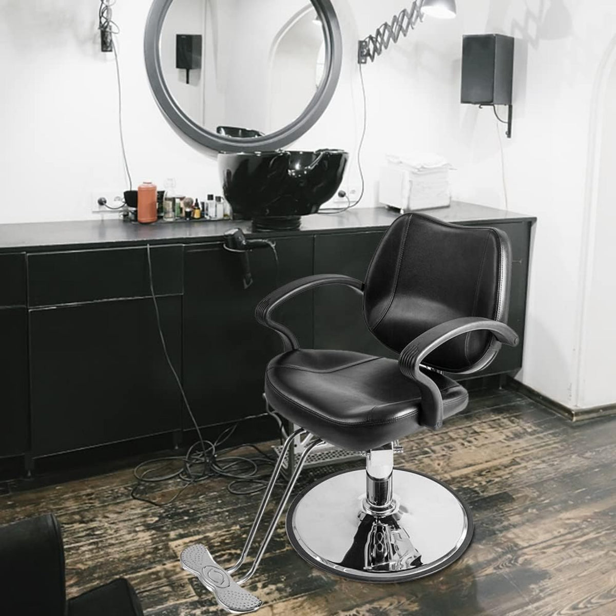 High-Quality Hydraulic Barber Chair with a 6-Inch Adjustable Seat Height, 360-Degree Rotating Salon Chair, Capable of Supporting Up to 330 Pounds, Suitable for Male And Female Hairstylists, Heavy-Duty Hydraulic Salon Chair in Black
